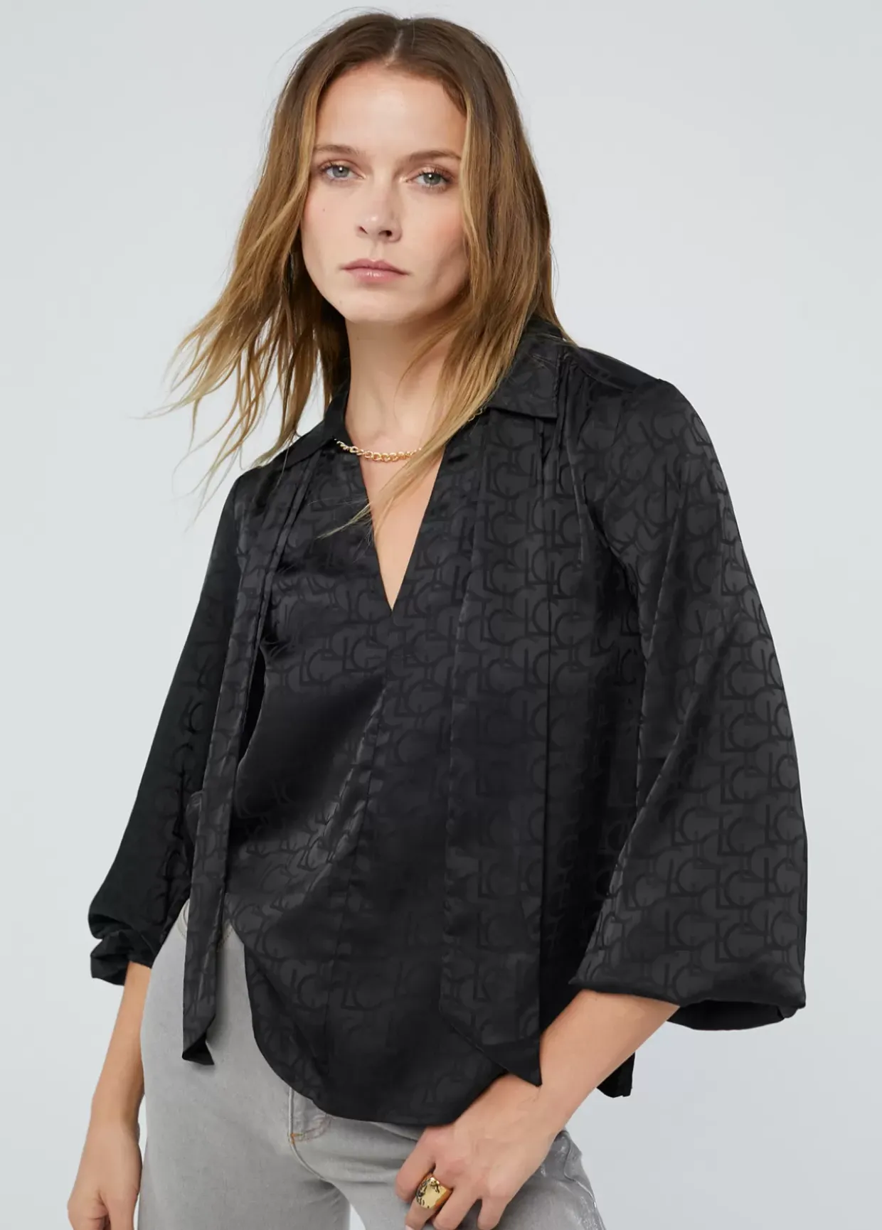 Blusa con lazo