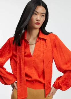 Blusa con lazo