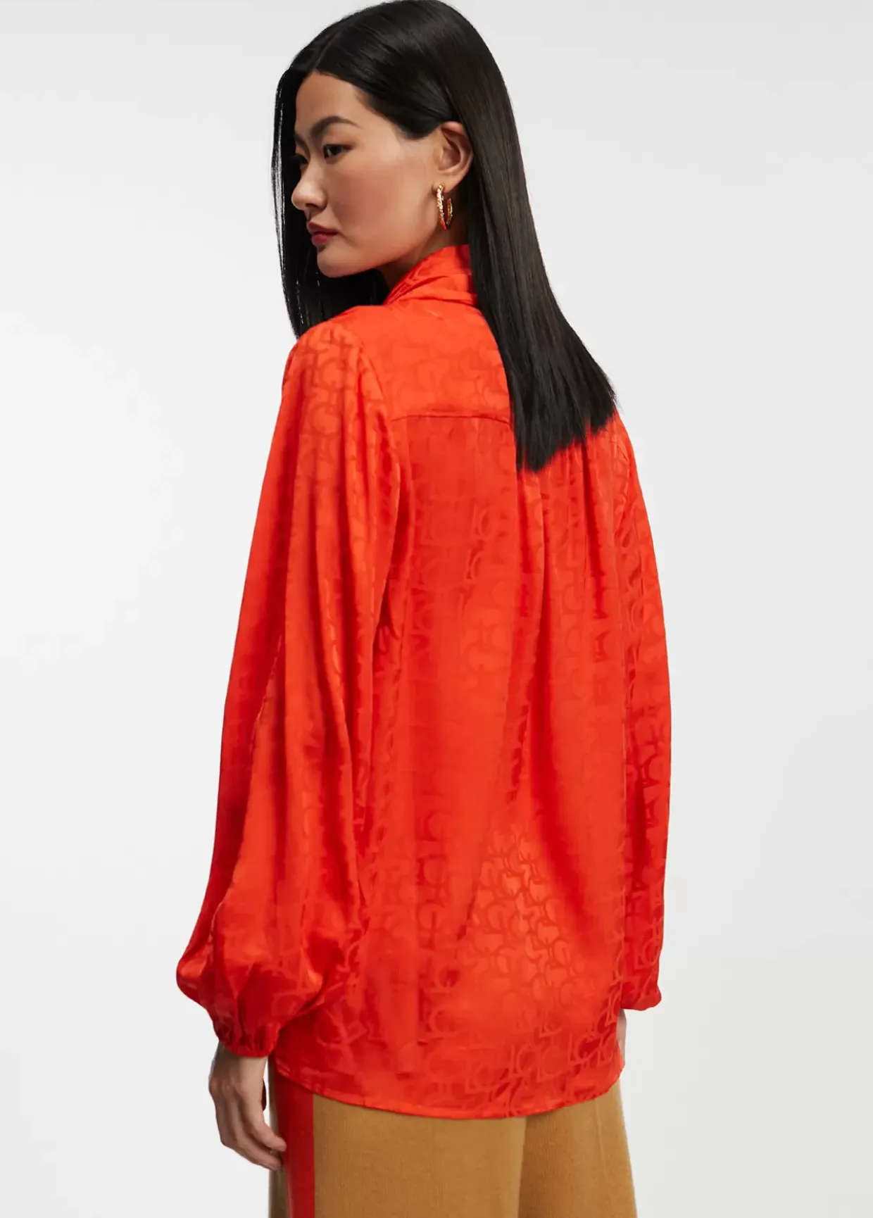 Blusa con lazo