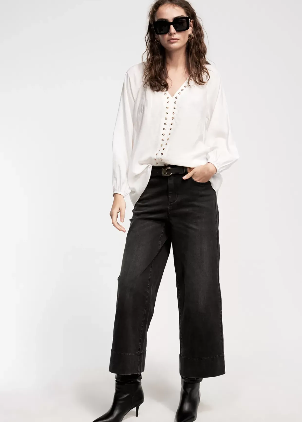 Blusa detalle eyelets