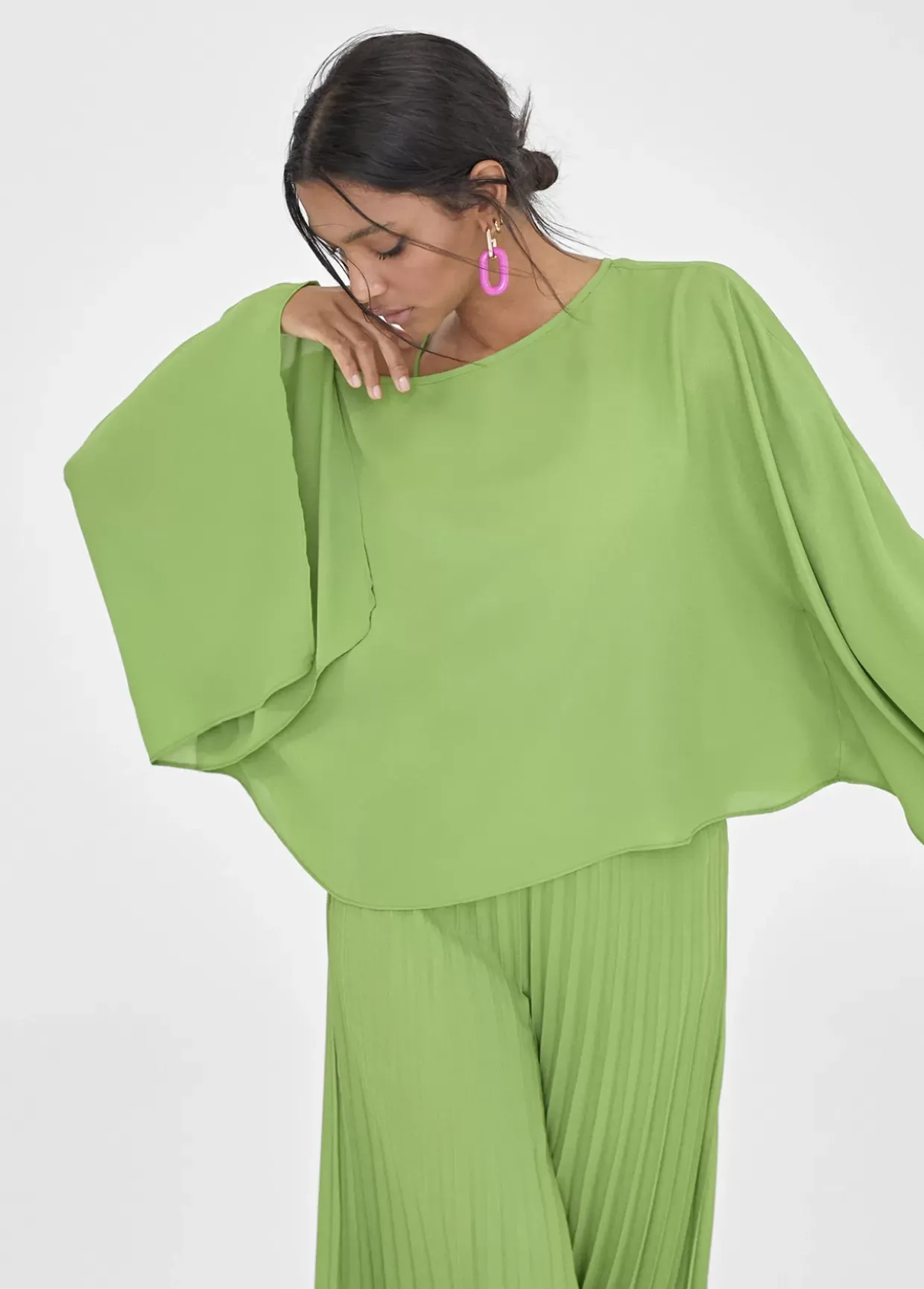 Blusa/capa satinada