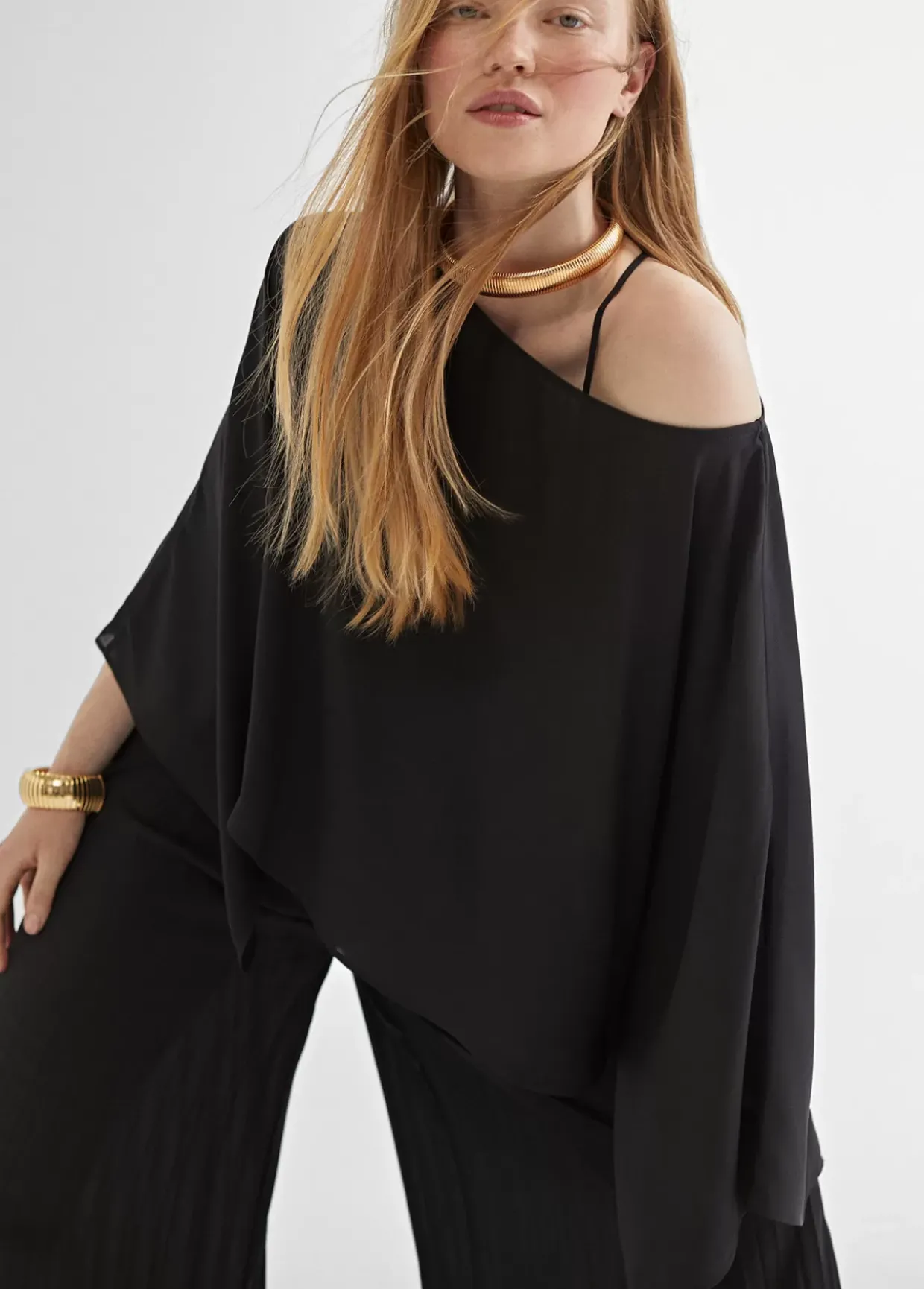Blusa/capa satinada