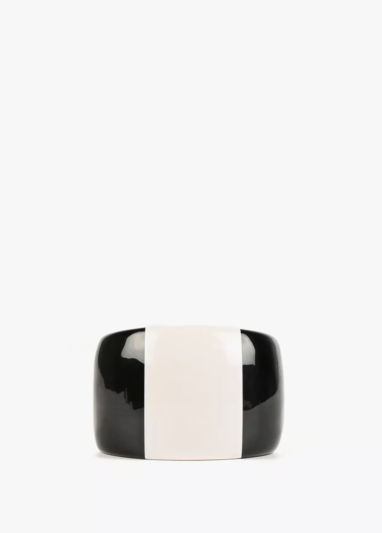 Brazalete rígido blanco y negro