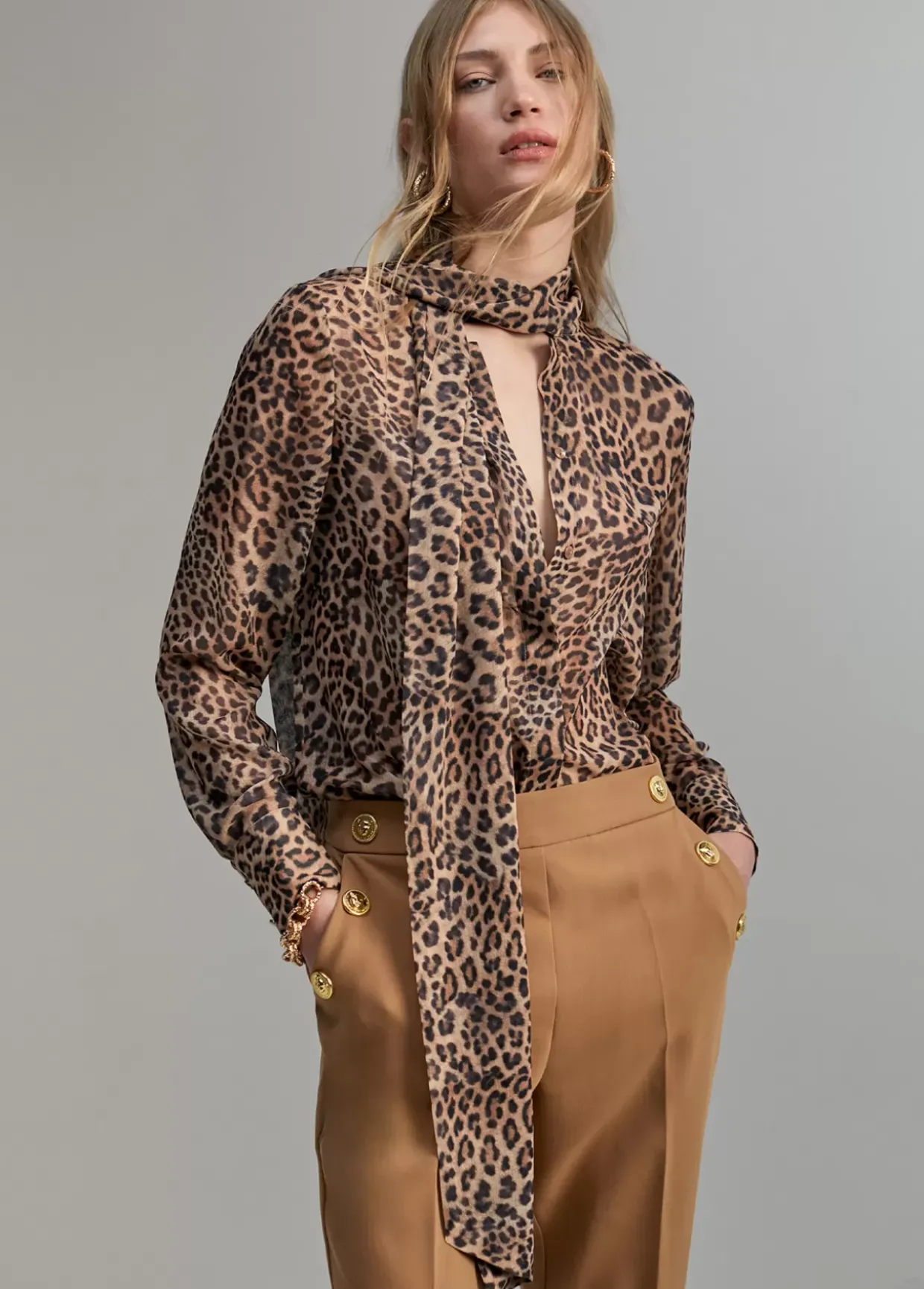 Camisa con lazada