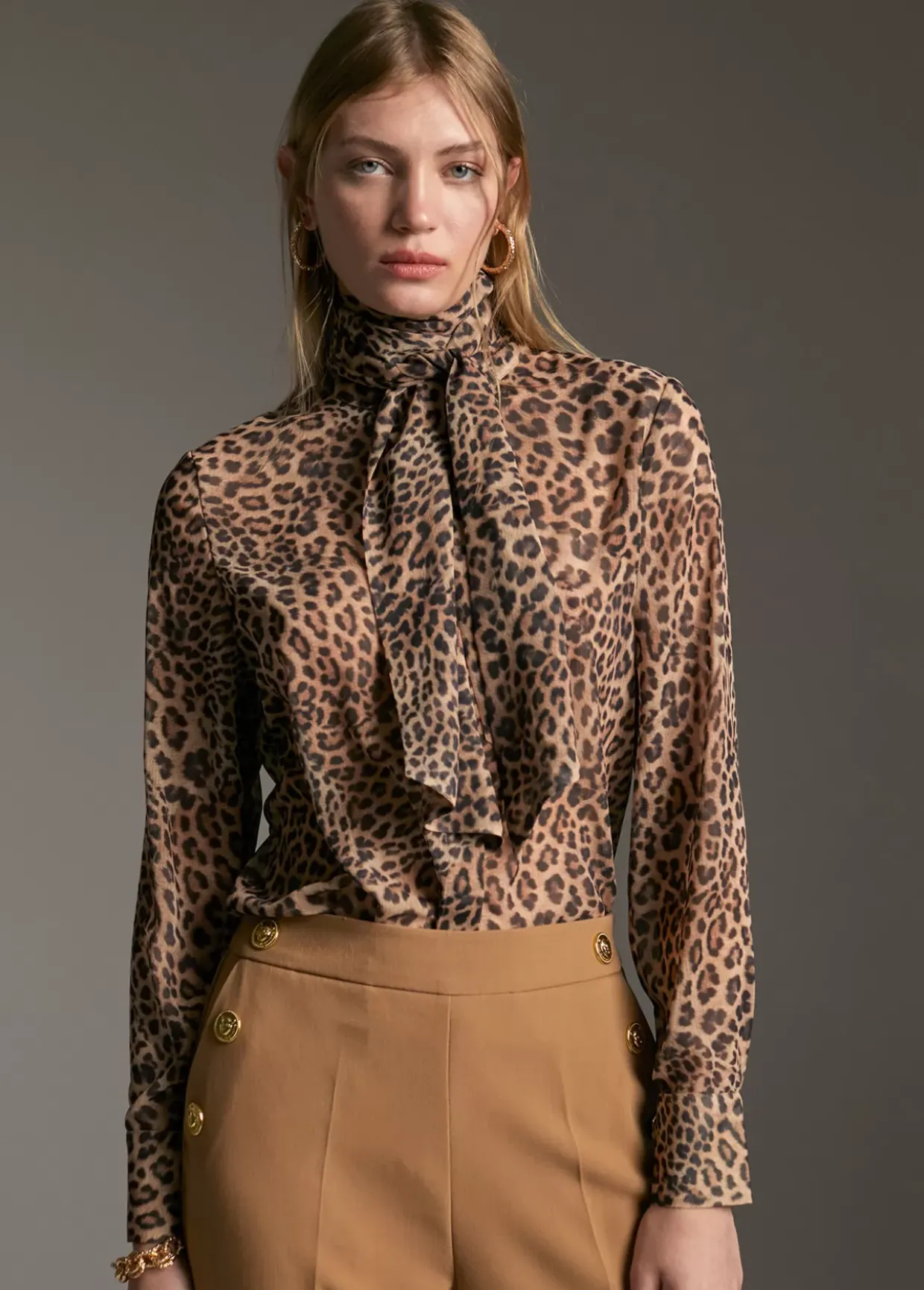 Camisa con lazada