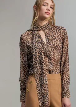 Camisa con lazada