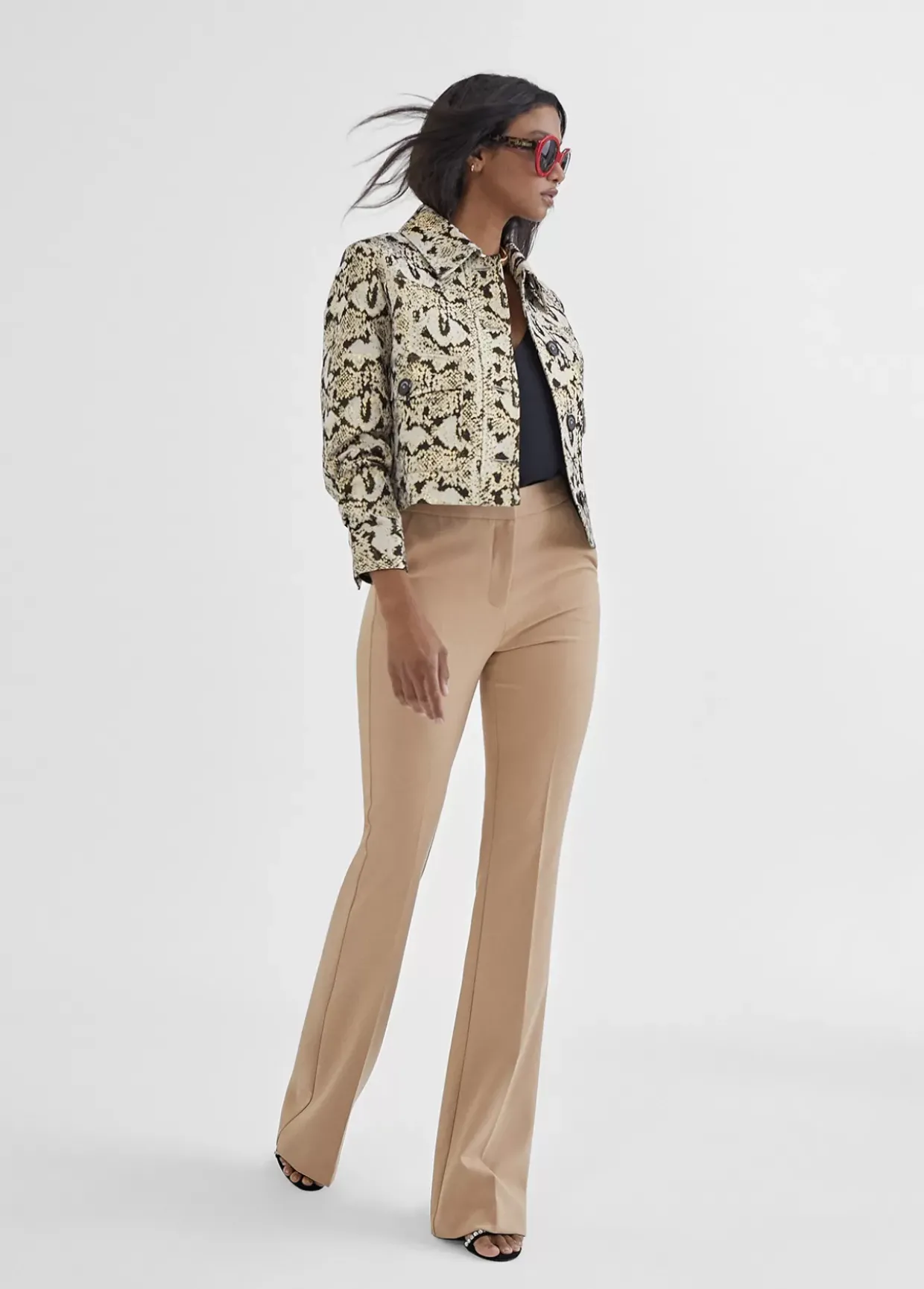 Chaqueta corta animal print