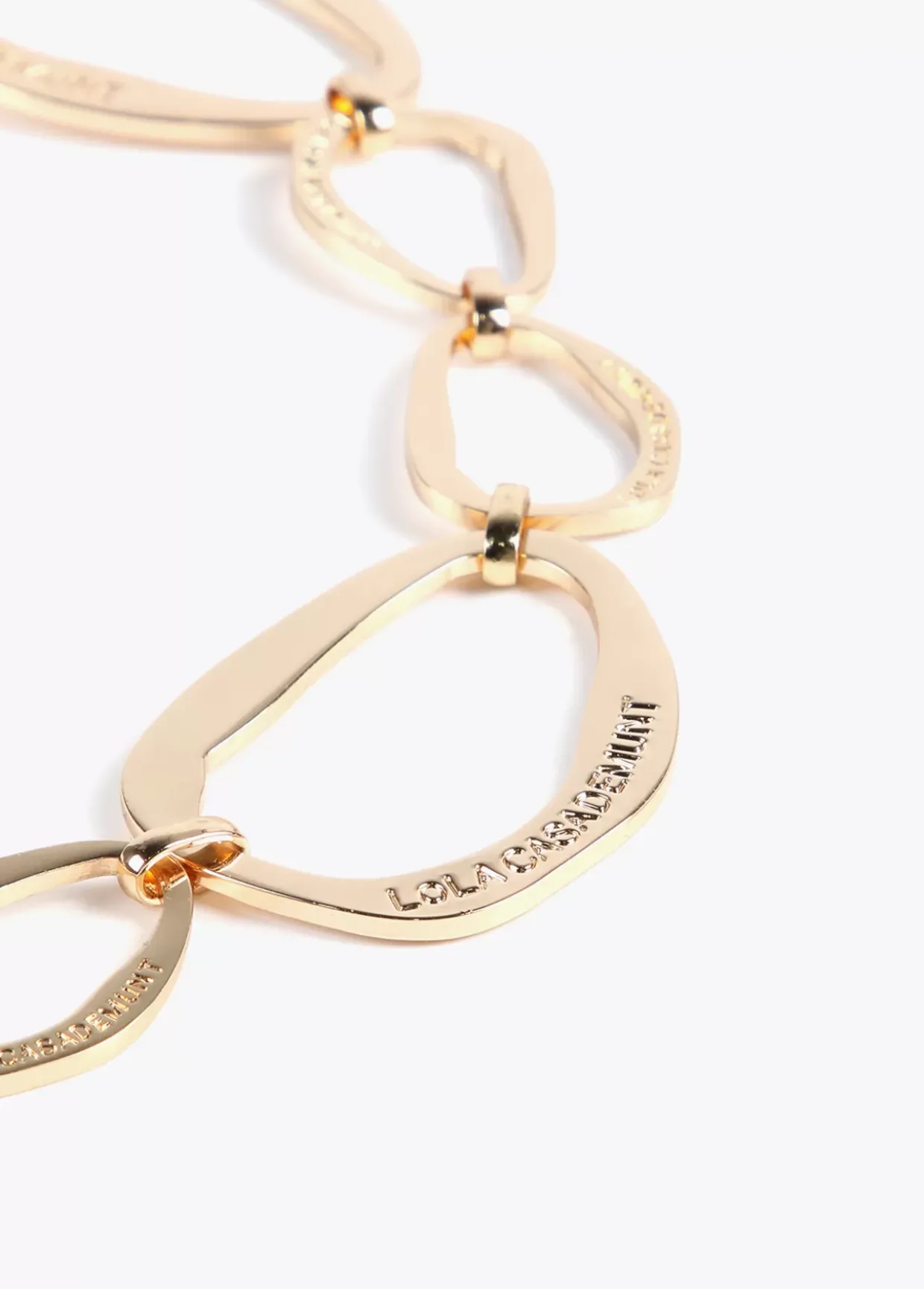 Collar dorado largo