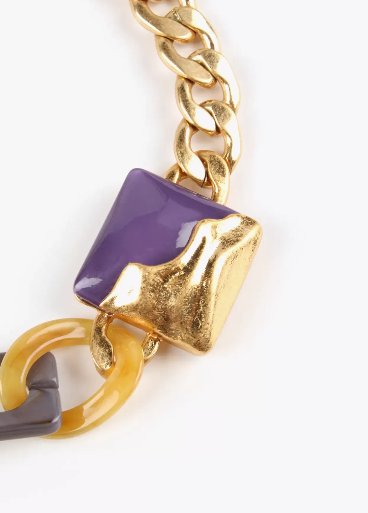 Collar gargantilla dorado con colores combinados