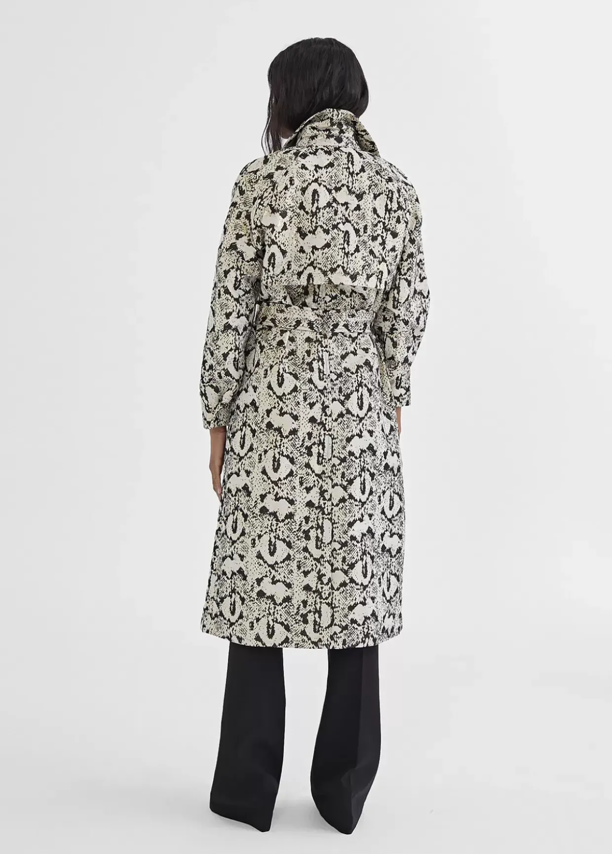 Gabardina efecto serpiente