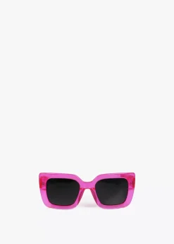 Gafas de sol fabricadas en acetato con forma cuadrada. Varillas personalizadas.