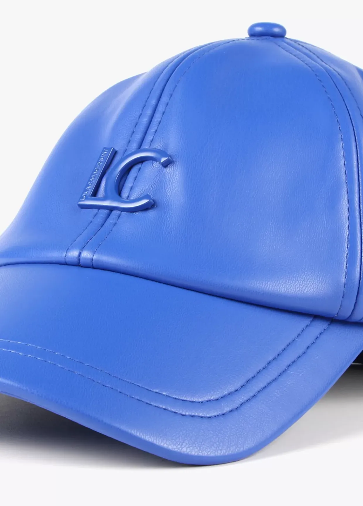 Gorra efecto piel