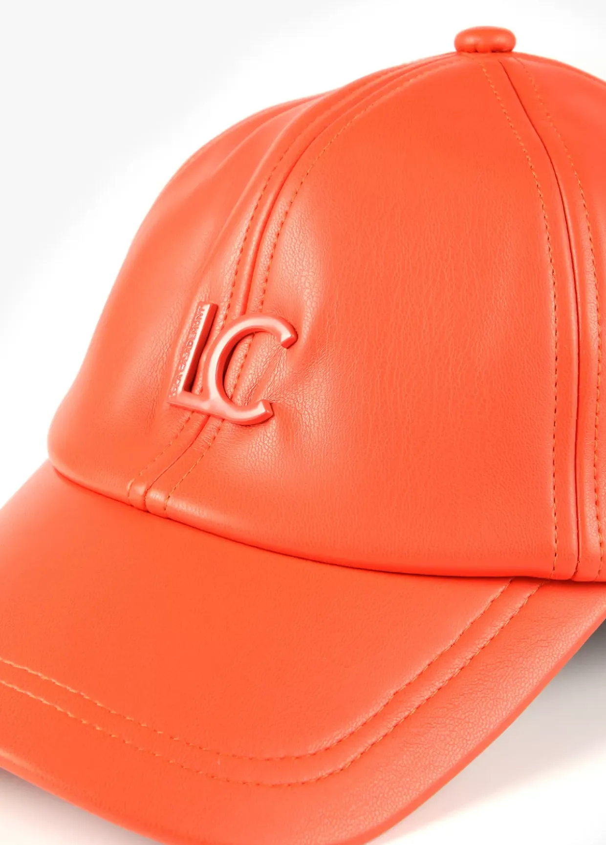 Gorra efecto piel