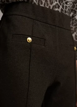 Pantalón detalle botón