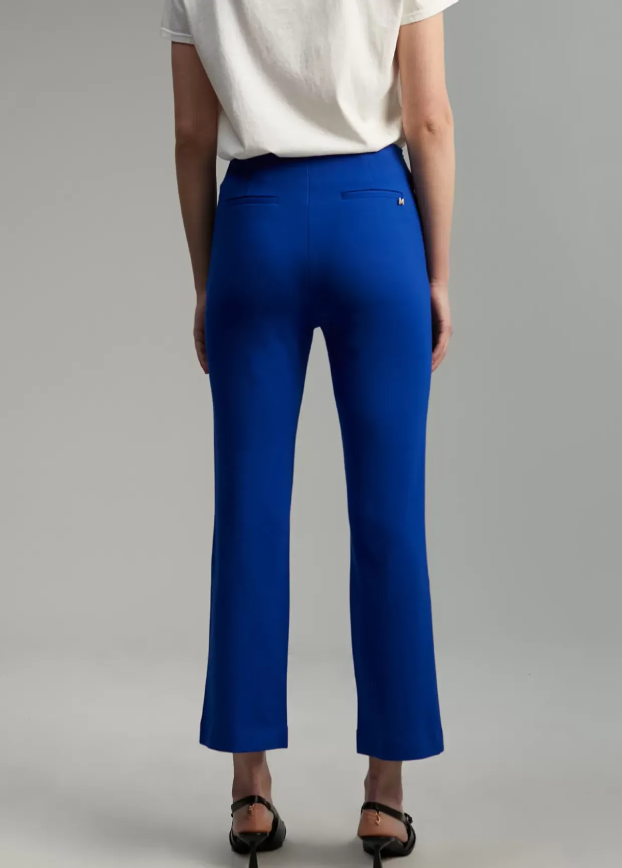 Pantalón detalle botones