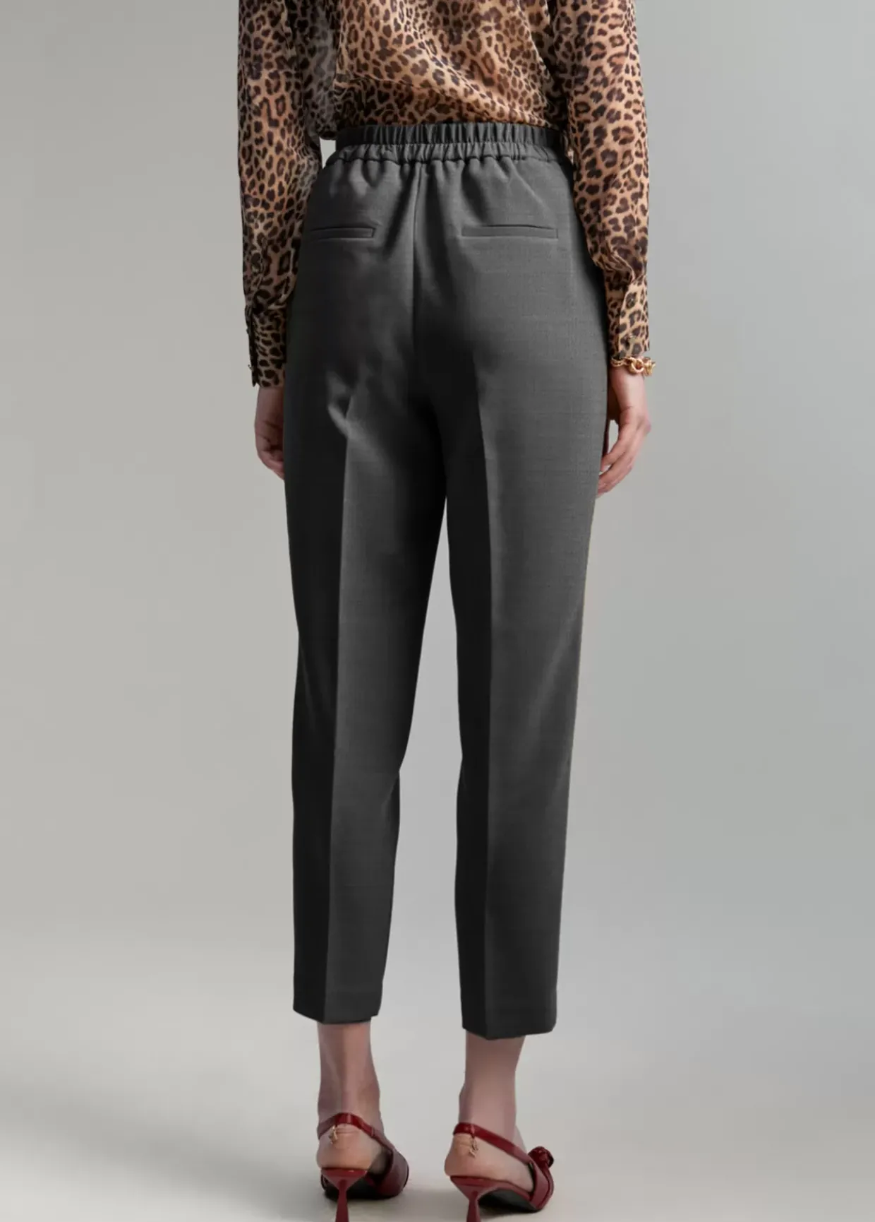 Pantalón detalle botones