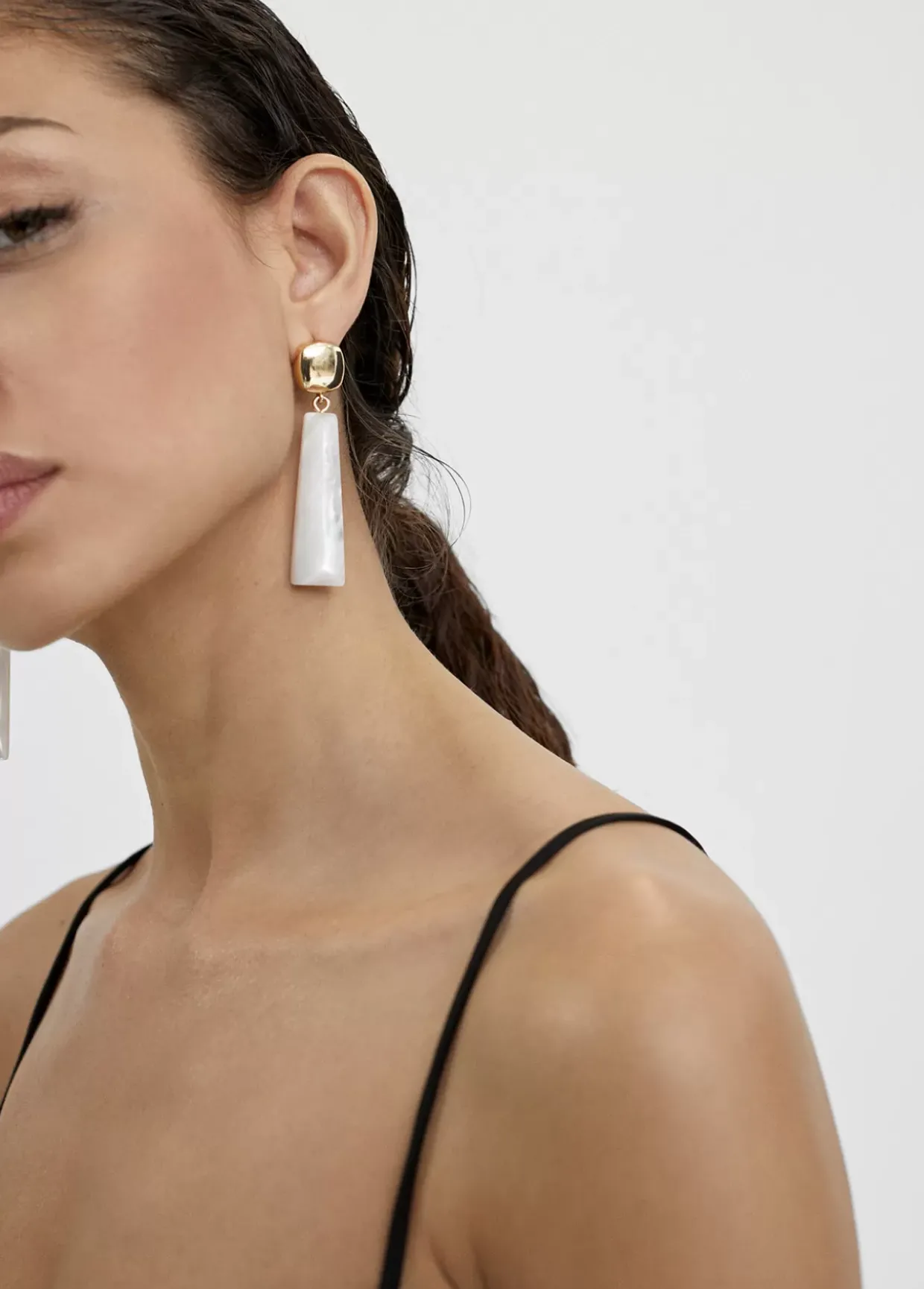 Pendientes blancos dos piezas