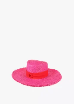 Sombrero con ala ancha