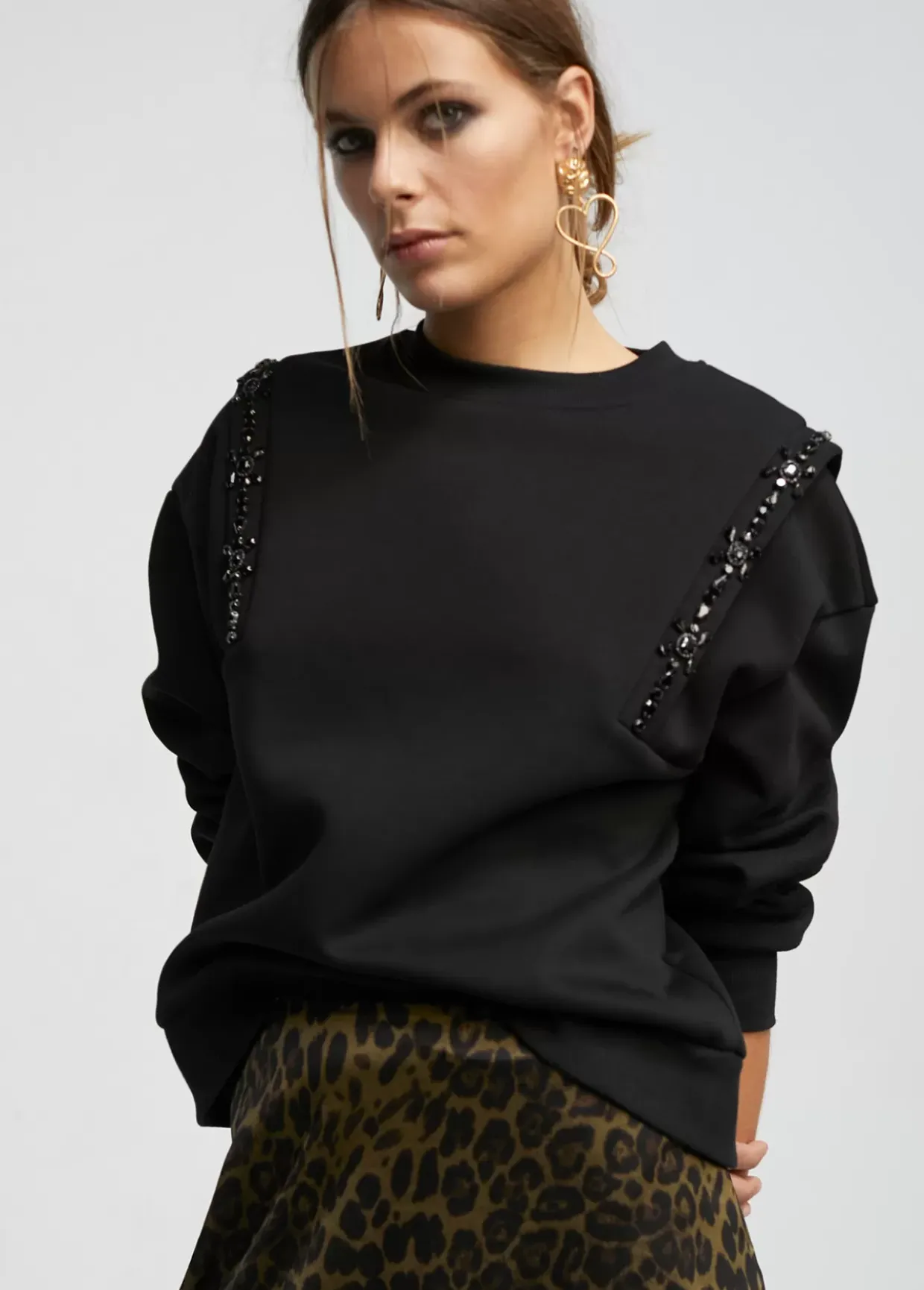 Sudadera con pedrería