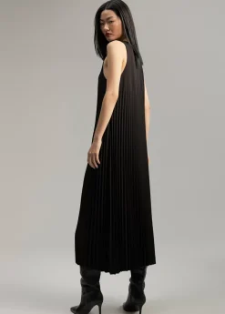 Vestido sin manga plisado